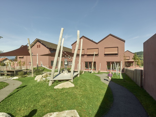 Preisträger: Bildungszentrum Frastanz Hofen | Pedevilla Architects – © Foto: Kurt Hörbst Preisträger: Bildungszentrum Frastanz Hofen | Pedevilla Architects