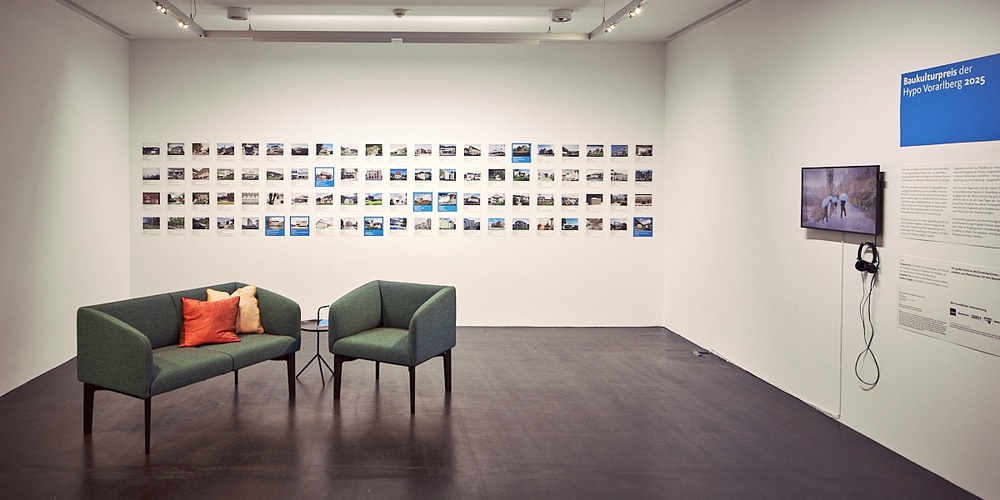Ausstellungsansicht des Baukulturpreises der Hypo Vorarlberg 2025 | Foto © vai