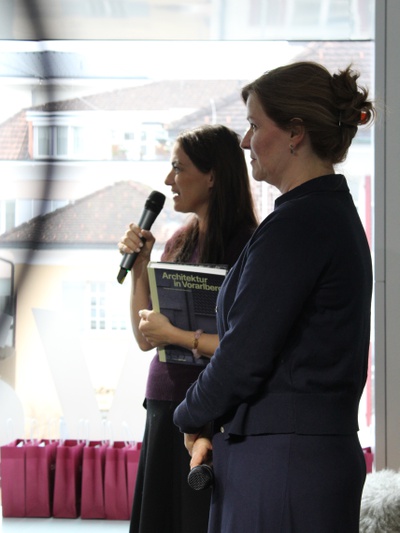 Buchpräsentation | im Bild: Sandra Hofmeister und Verena Konrad – © Foto: vai Buchpräsentation | im Bild: Sandra Hofmeister und Verena Konrad